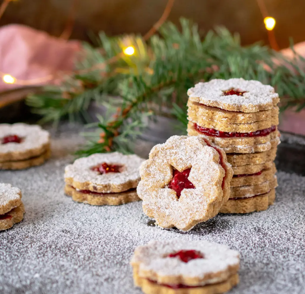 Linzer cookies